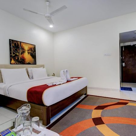 Hotel Lorven Visakhapatnam Exteriör bild