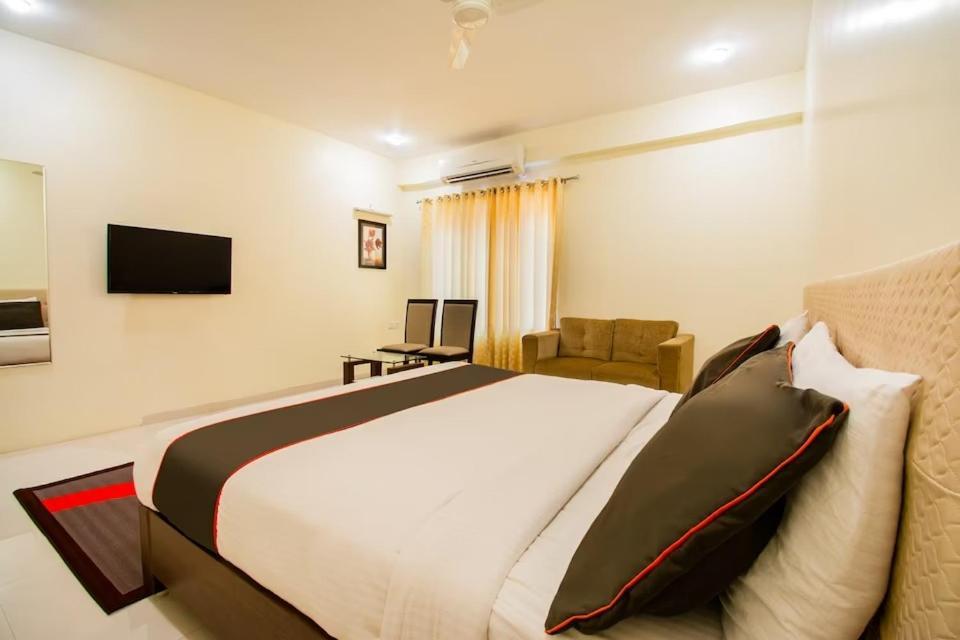 Hotel Lorven Visakhapatnam Exteriör bild