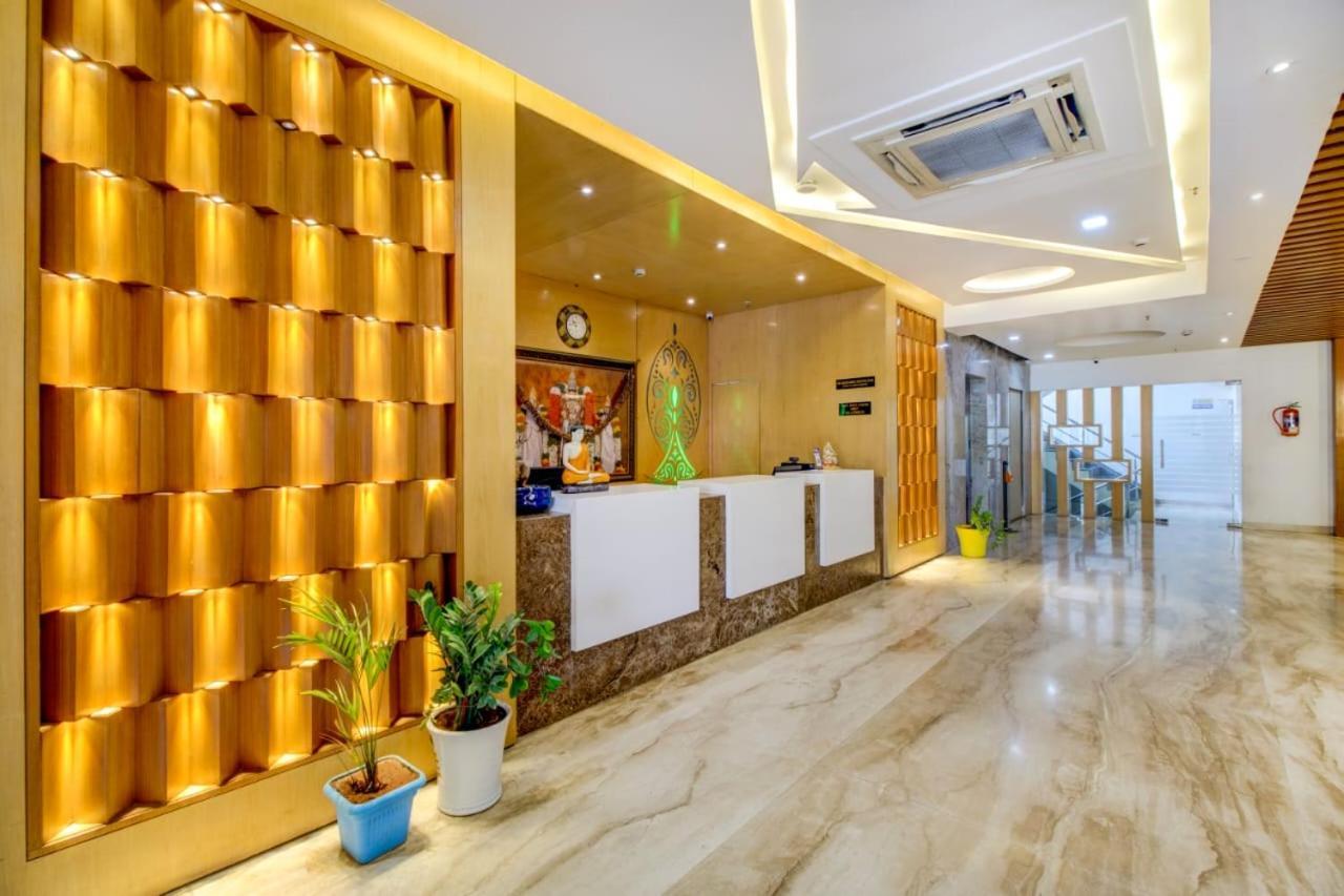 Hotel Lorven Visakhapatnam Exteriör bild