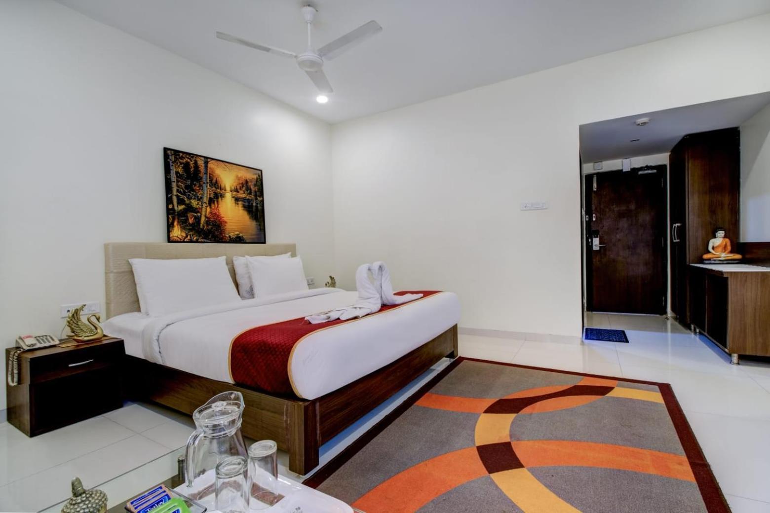 Hotel Lorven Visakhapatnam Exteriör bild